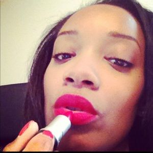 Meet your Posher, Juliett